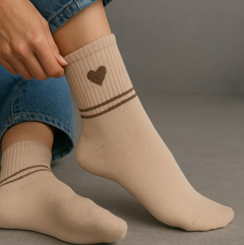 10-ცალიანი გულით ნაქარგი წინდა